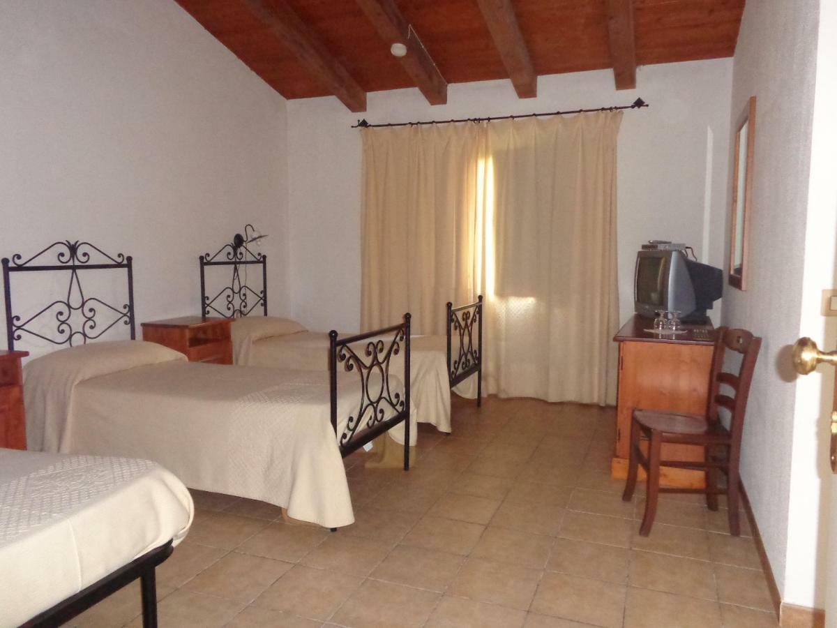 Hotel Su Baione Аббазанта Экстерьер фото